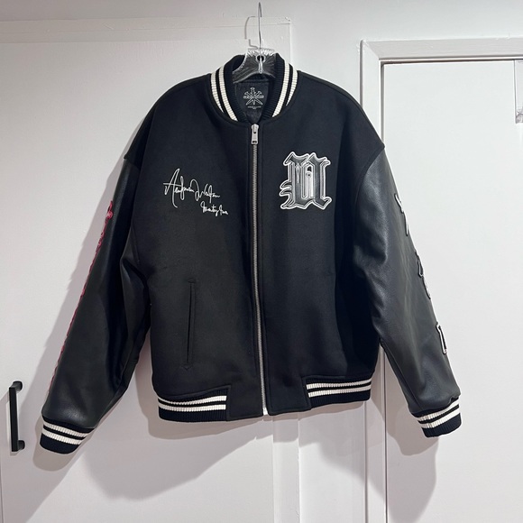 Unknown
Logo embroidered tech varsity jacket - Picture 9 of 9